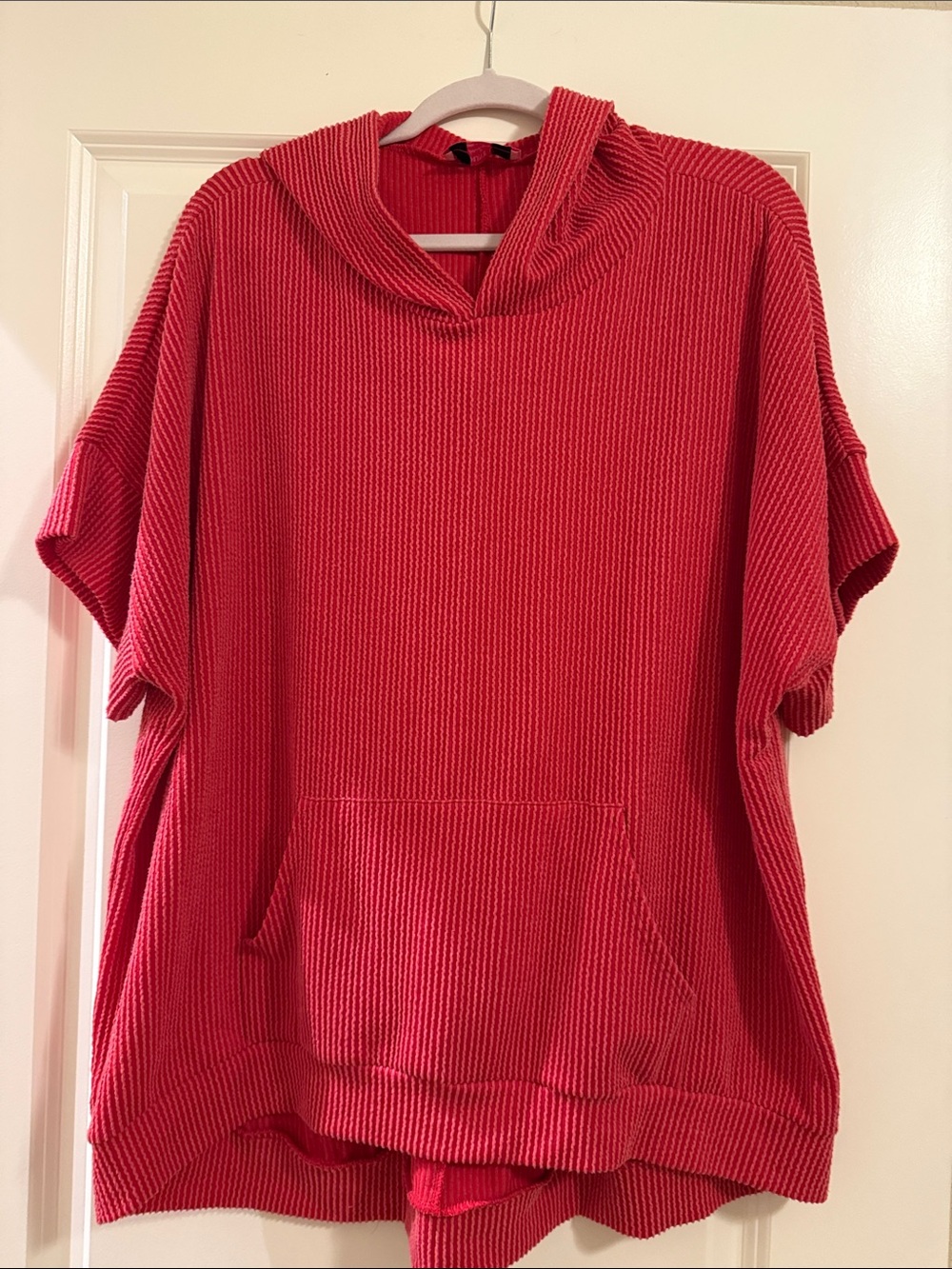 Discount Divas Red Short-Sleeve Knit Hoodie Top